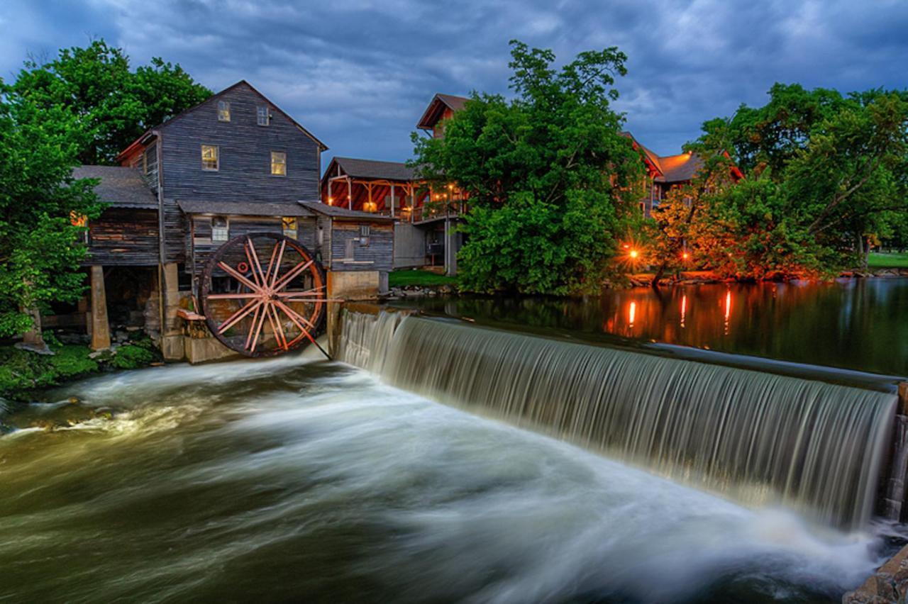 Forever Yours, Hot Tub, 1089 Of Free Attraction Tickets For Each Paid Day, Dollywood And More Pigeon Forge Exterior foto